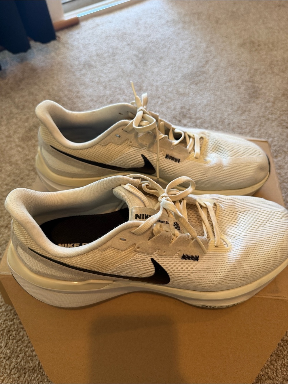 Nike Air Zoom Structure 25 - size 11 - color coconut milk / phantom